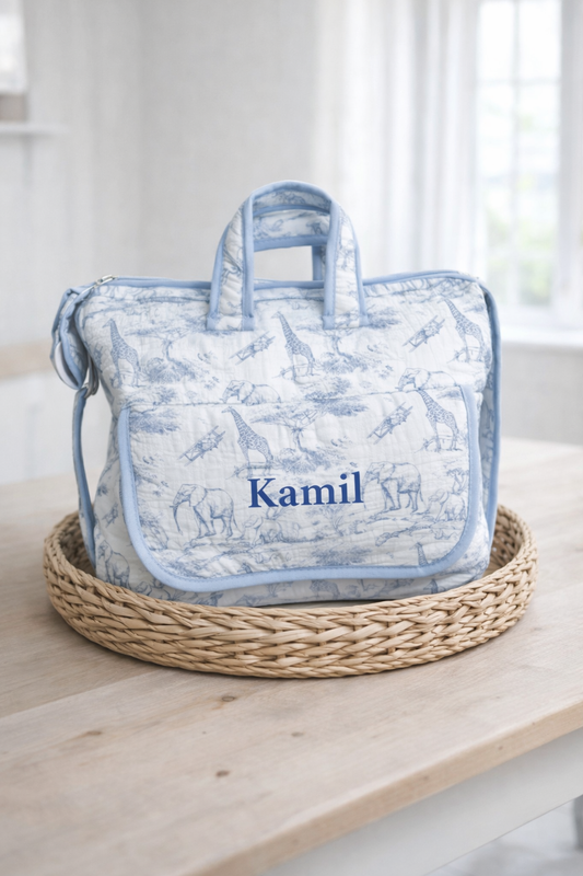 Précommande pour Avril | Sac à langer bleu • Safari