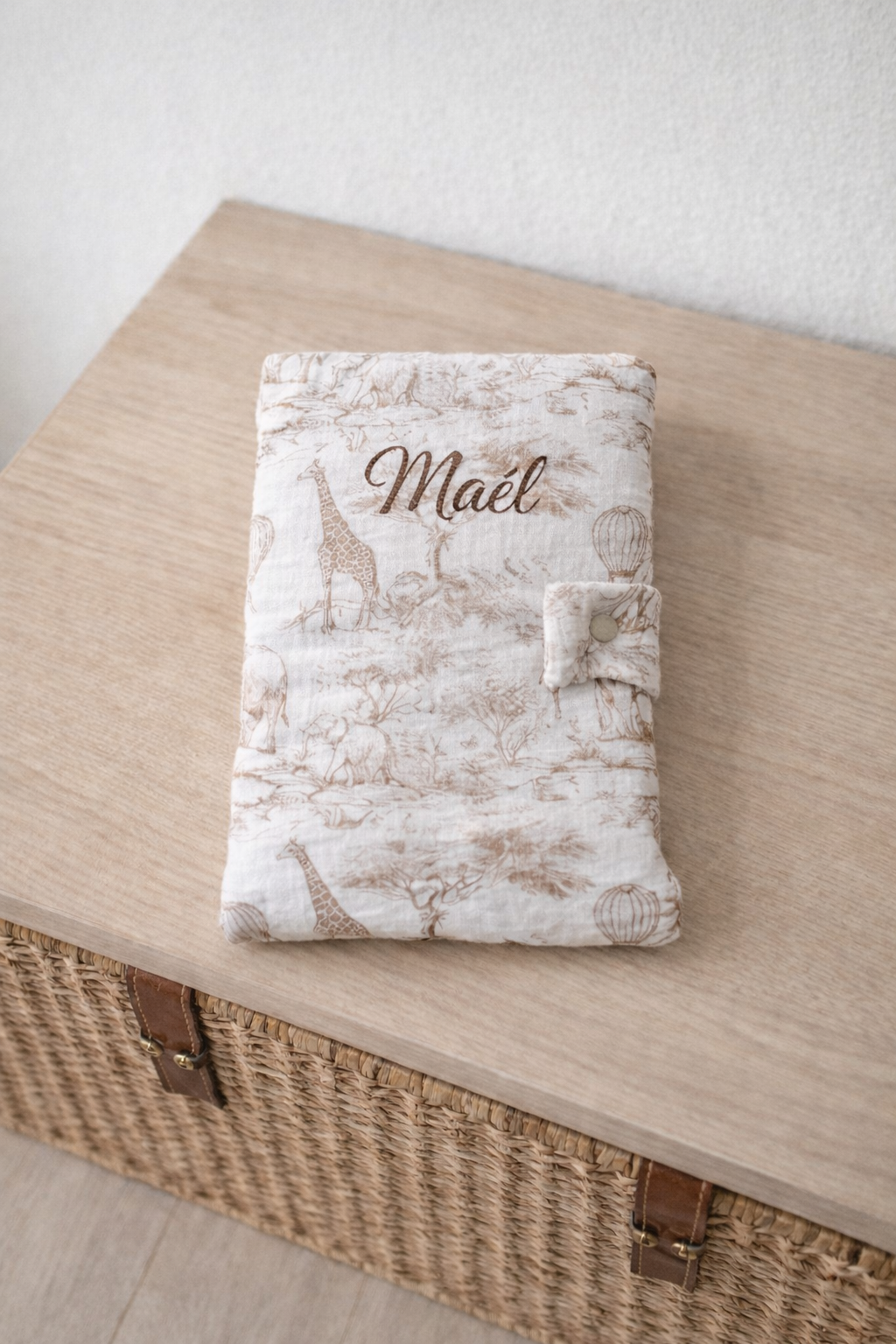 Précommande pour Avril | Carnet santé  beige •  Safari