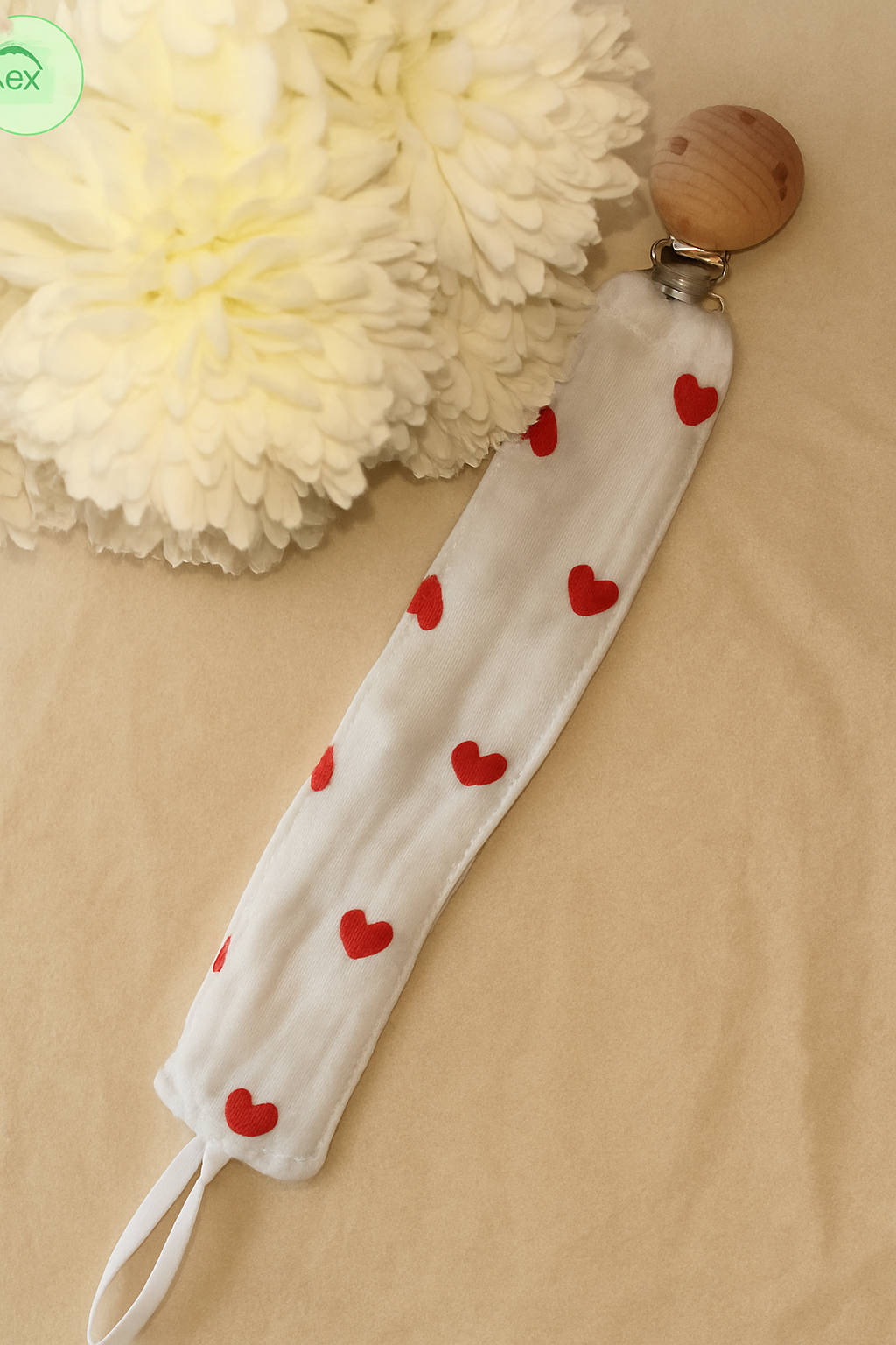 Attache sucette |  plein de coeur rouge