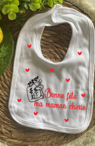 Bavoir plein de coeurs